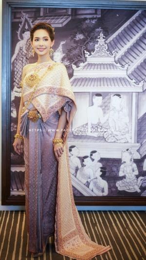 ชุดไทยเจ้าสาว ชุดไทยจักรพรรดิ์ เช่าที่แบมบี้ เวดดิ้ง ห้วยขวาง